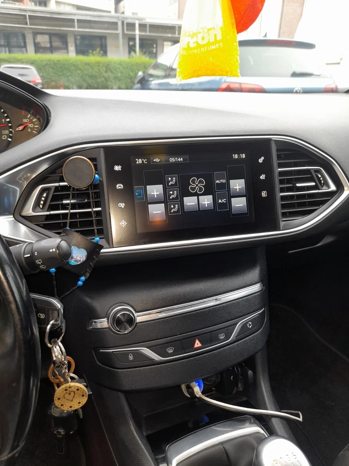 peugeot 308 1.6 blue hdi - Bild 4 von 4