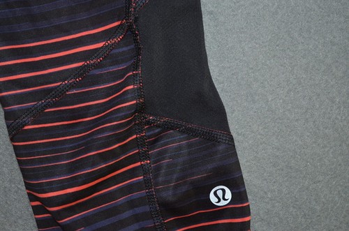 Lululemon High Rise Leggings Crop Zip Pocket Size 6 Yoga Black Red - Picture 8 of 9