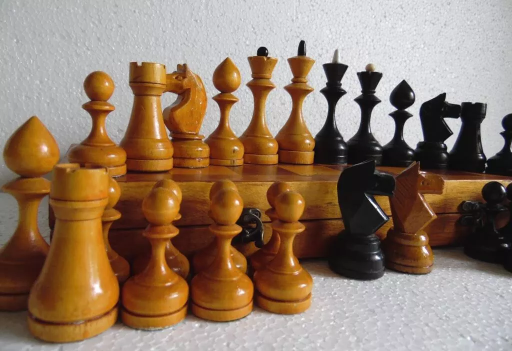 XADREZ MEMÓRIA: SOVIET CHESS SETS 6 - PEÇAS DE XADREZ SOVIÉTICAS 6