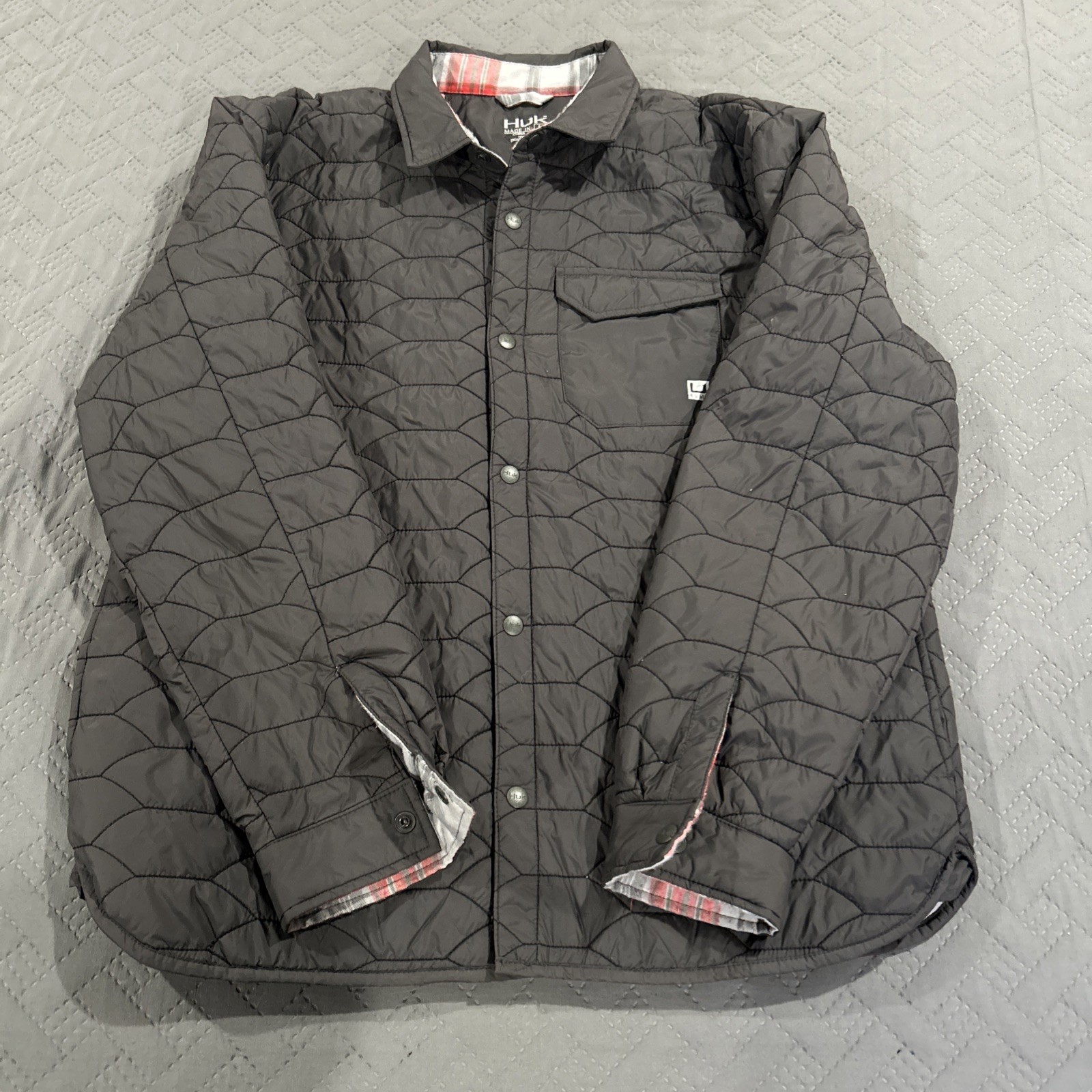 HUK scale quilt button down shacket large - image 1