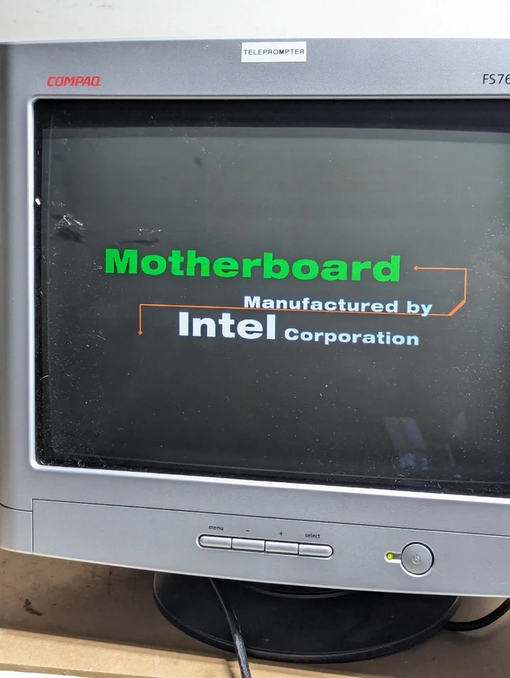 Vintage COMPAQ FS7600 17" Flat CRT Monitor Gaming Computer Great Condition - Image 2 of 4