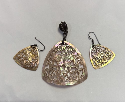 Vintage Mother of Pearl Pendant/Earrings Set, Pearly Cream, Unique One of a Kind - Foto 2 di 13