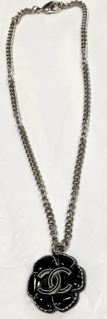 Collana CHANEL rara camelia