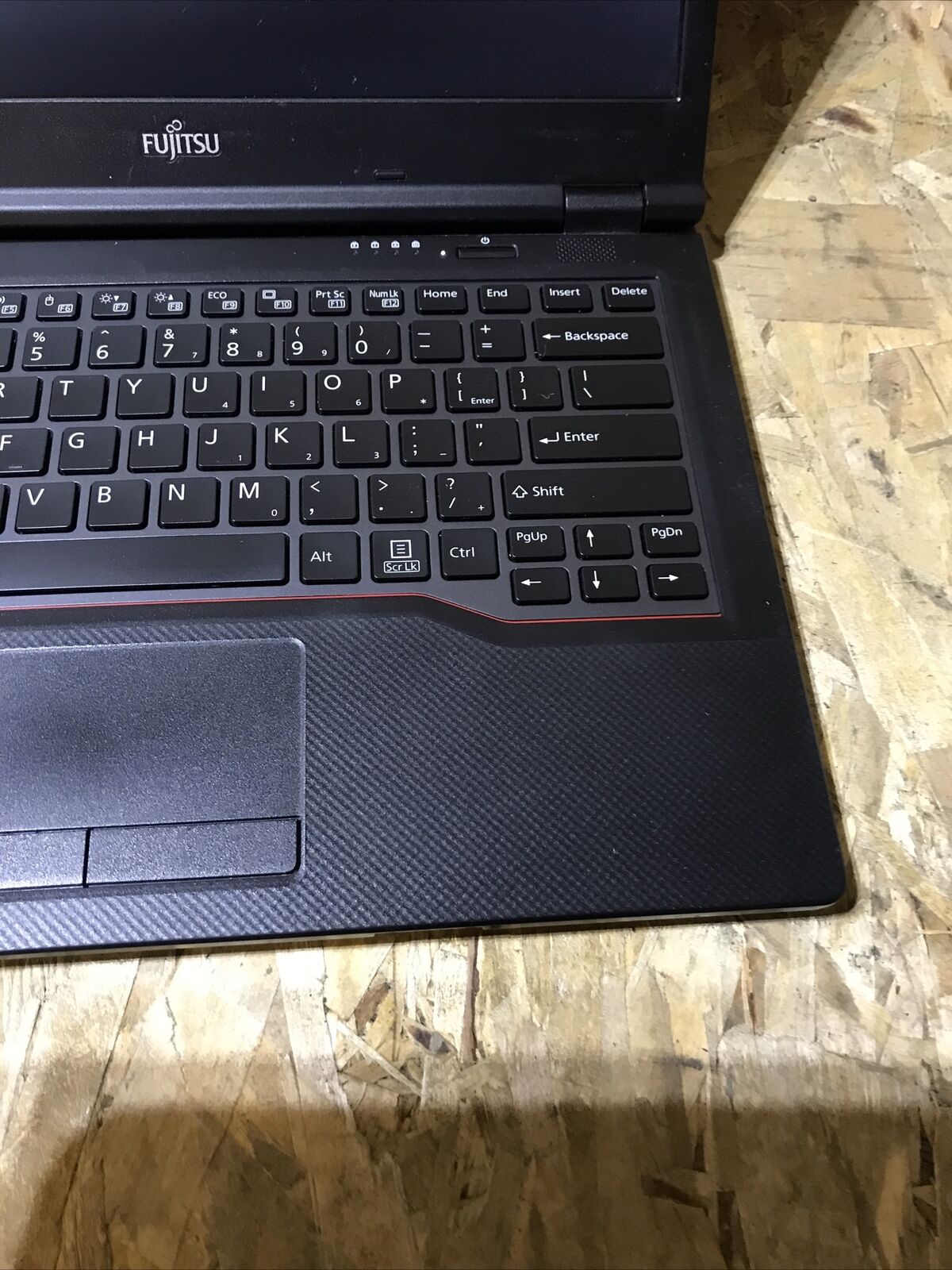 Fujitsu Lifebook E548 i3-7200u 8GB RAM 256GB SSD Win 10 2.70 GHZ H280