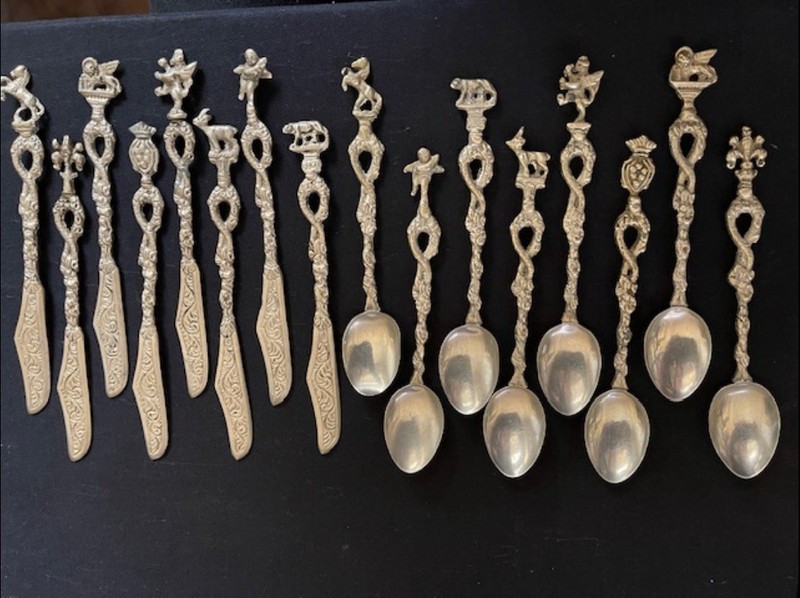 Vintage Montagnani Demitasse Set Of Knives (8) And Spoons (8)