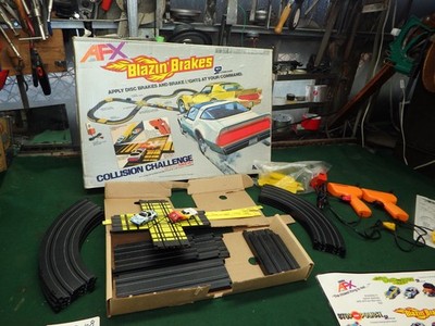 アメリカントレイン　洗車カード　激レア Vintage 1981 AFX Blazin Brakes Aurora Slot Car Set HO Scale In