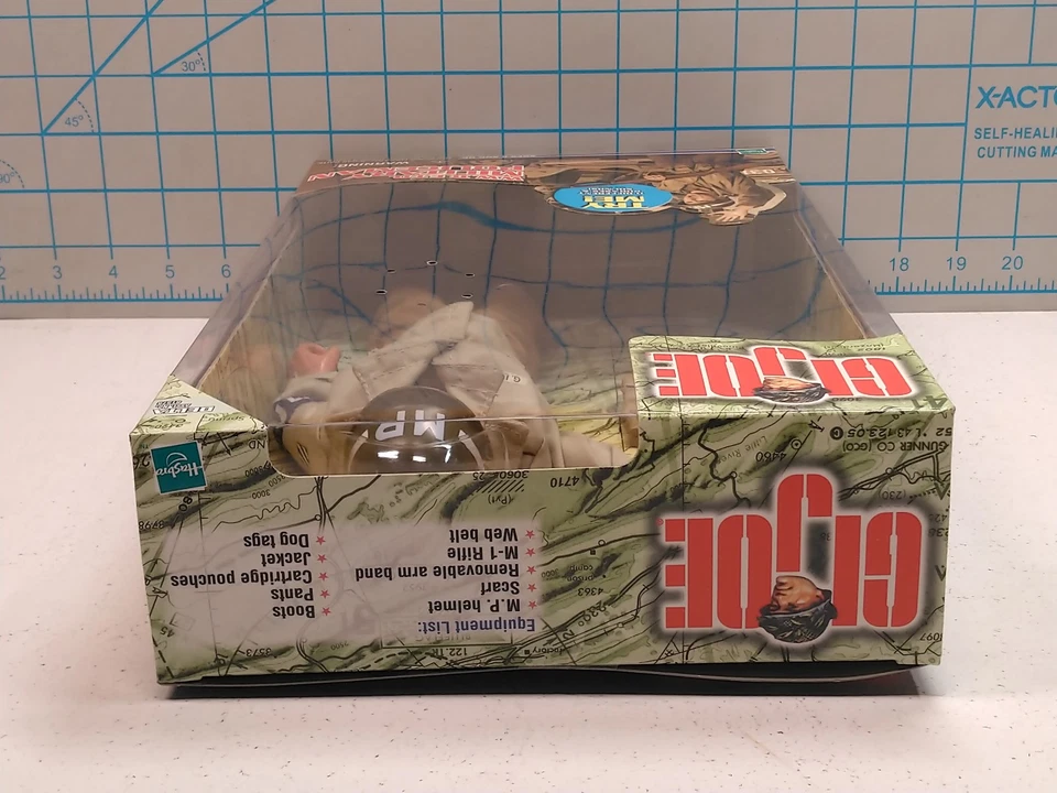 Figura de acción GI Joe Segunda Guerra Mundial ETO policía militar hablando (pelirroja), Hasbro 1999 Foto 3 de 4