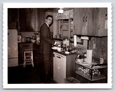 Black White Photography Photo Family Found Picture Kitchen & 7UP Bottles