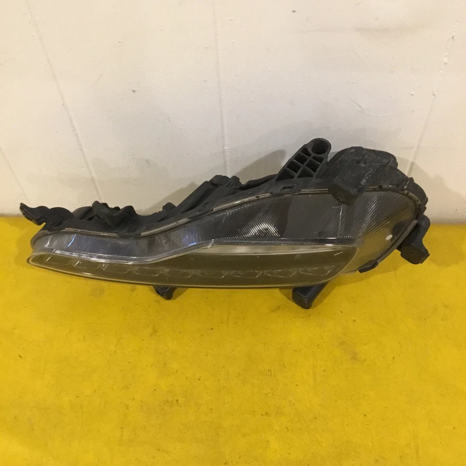 Faro antiniebla LED 92202-3T230 2015-2017 lado del pasajero derecho OEM Foto 4 de 4
