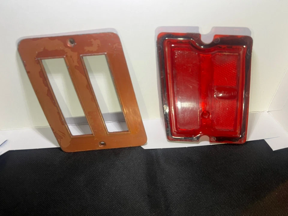 1973 - 1977 年雪佛兰 El Camino 右右手后侧标记灯带边框 73 - 77 — 第 2/4 张图片