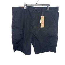 Levi  s cargo carrier shorts men  s size 42 NWT