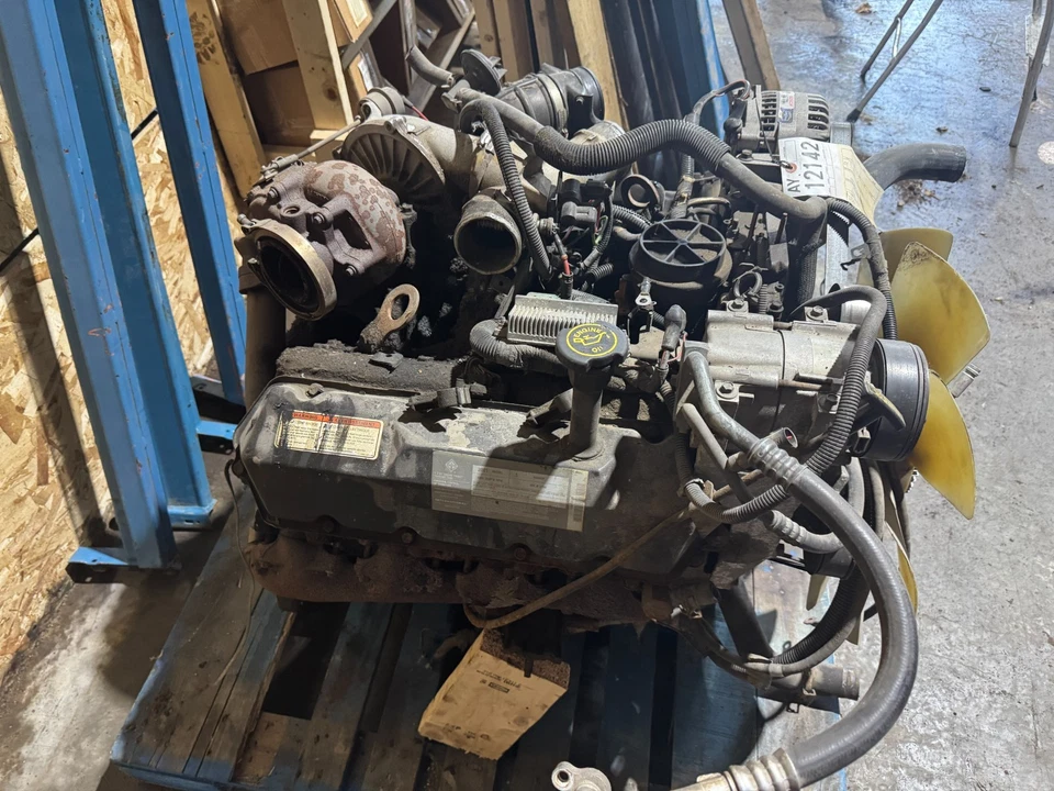 2001 Ford Excursion 7.3L Diesel Engine Model B250CF International 1833707C2 - Image 3 of 4