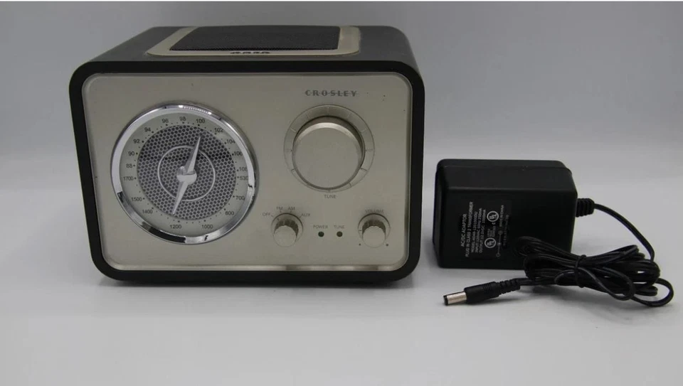 Crosley Solo AM/FM AUX Receiver Model CR3003A-BK Radio Mid Century Modern Style - Image 2 of 3