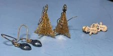 VTG 3pr Holiday pierced Earrings snowman lightbulbs, Christmas trees