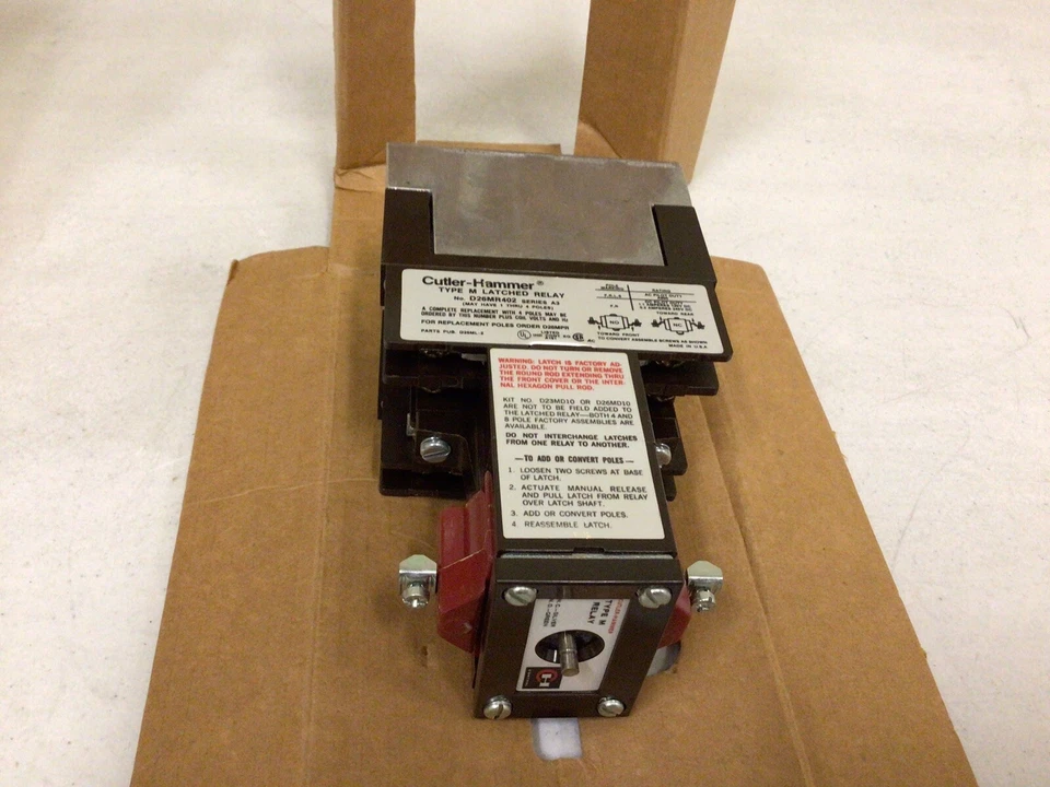 NUEVO, MARTILLO EATON/CUTLER D26MR402 TIPO M RELÉ 600V CON PESTILLO, SERIE A3 Foto 2 de 4