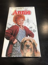 Annie VHS 1994 Albert Finney Carol Bennett Tim Curry Colombia Pictures Classic