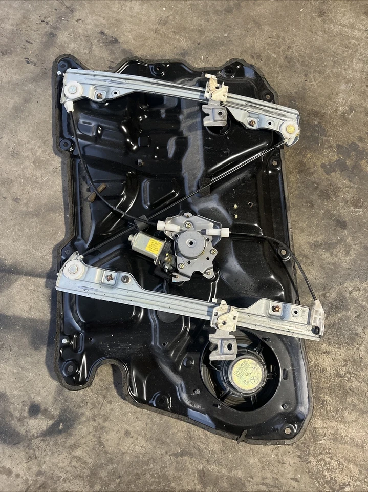 Infiniti G35 2003 06 sedán delantero izquierdo regulador de ventana izquierda y conjunto de motor Foto 3 de 3