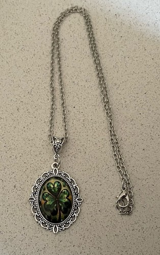 Vintage Style Irish Shamrock Cabochon Cameo Necklace- Brand New - Bild 5 von 7