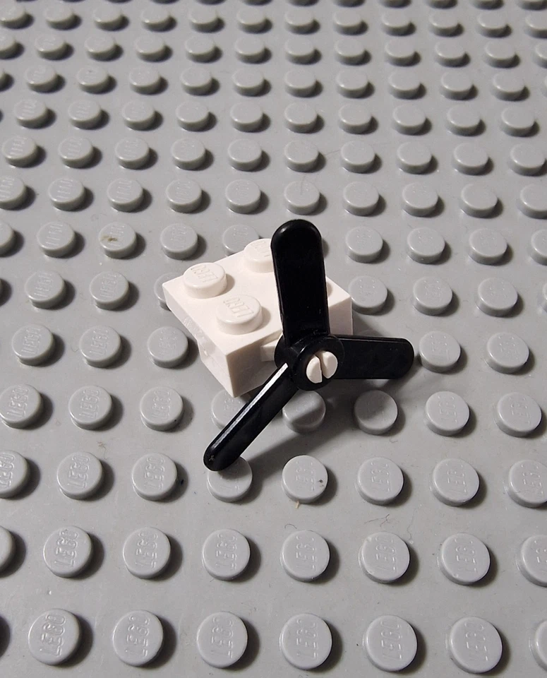 Lego Propeller Rotor mit Halter 1x Flugzeug City Weiß Schwarz 4488 2421 A013 - Bild 1 von 1