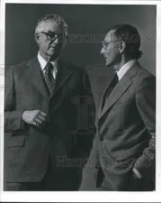 1978 Press Photo James Mohrhause, Versa/Tek Inc. President Sheldon B. Lubar