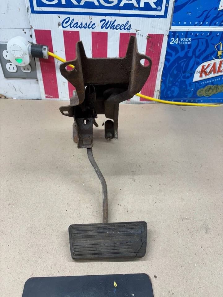 ENSAMBLAJE DE PEDAL DE FRENO AUTOMÁTICO CHEVROLET CHEVELLE EL CAMINO 1966 66 67 GM A BODY Foto 3 de 4