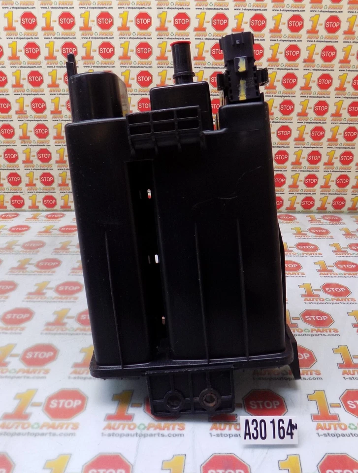 Nissan Pathfinder 2013-2015 bote de vapor de combustible 14950-7Y000 OEM Foto 3 de 4