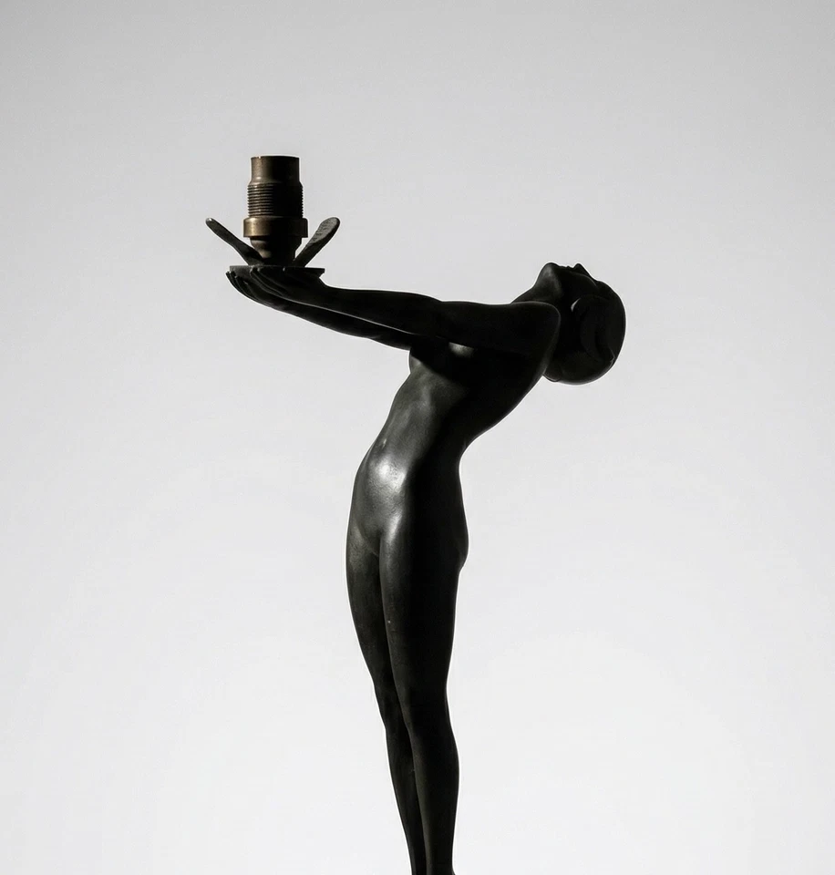 Lampe sculpture “Lueur Lumineuse” de Max Le Verrier – boule opaline Art Déco 193 - Photo 2/4