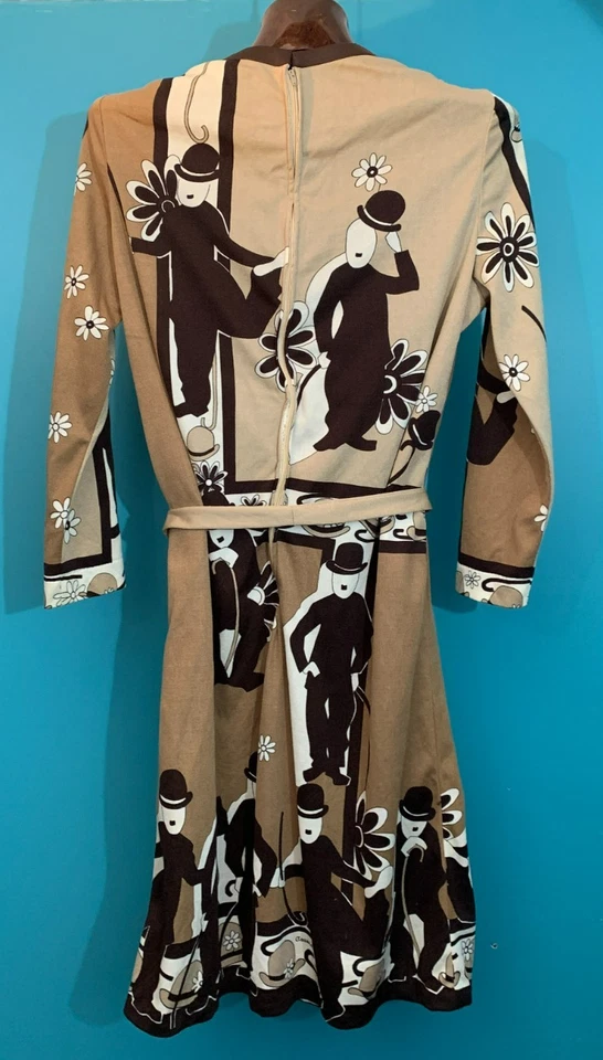 Vintage 60s Cassandra Charlie Chaplin All Over Design Dress - Sz 16, Brown Beige - Image 3 of 4