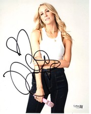 Nikki Glaser signed 8x10 Photo - Comedian