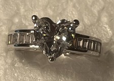 Stunning Heart Shaped Cubic Zirconia CZ Halo Engagement Promise Ring 925 Silver