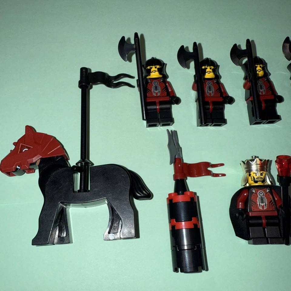 Lego Knights Kingdom Lot of Minifigures - Image 2 of 4