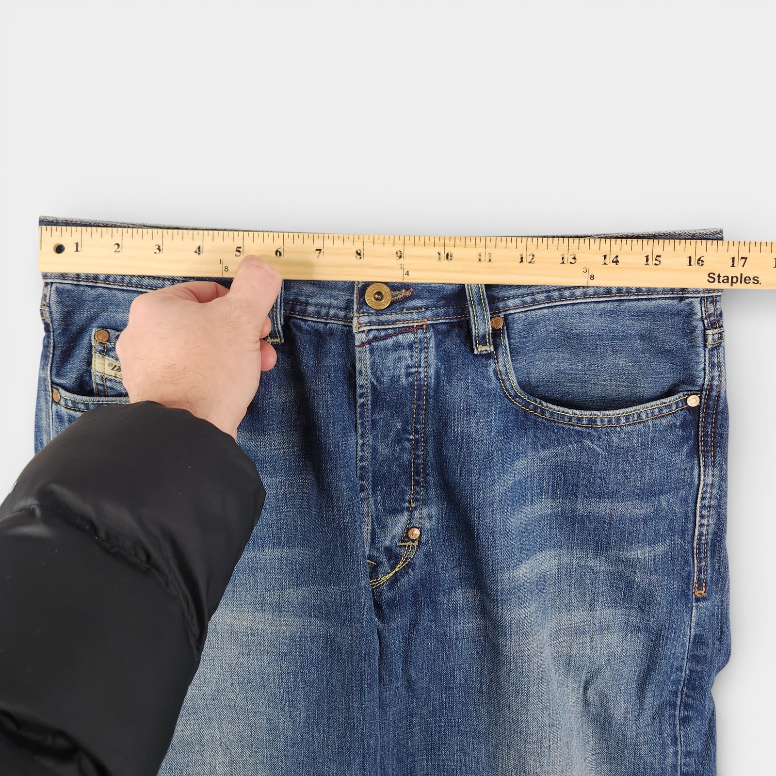 Vintage Diesel Kuratt Jeans Mens 33x30 Blue Straight Button Fly Made in Italy thumbnail 12