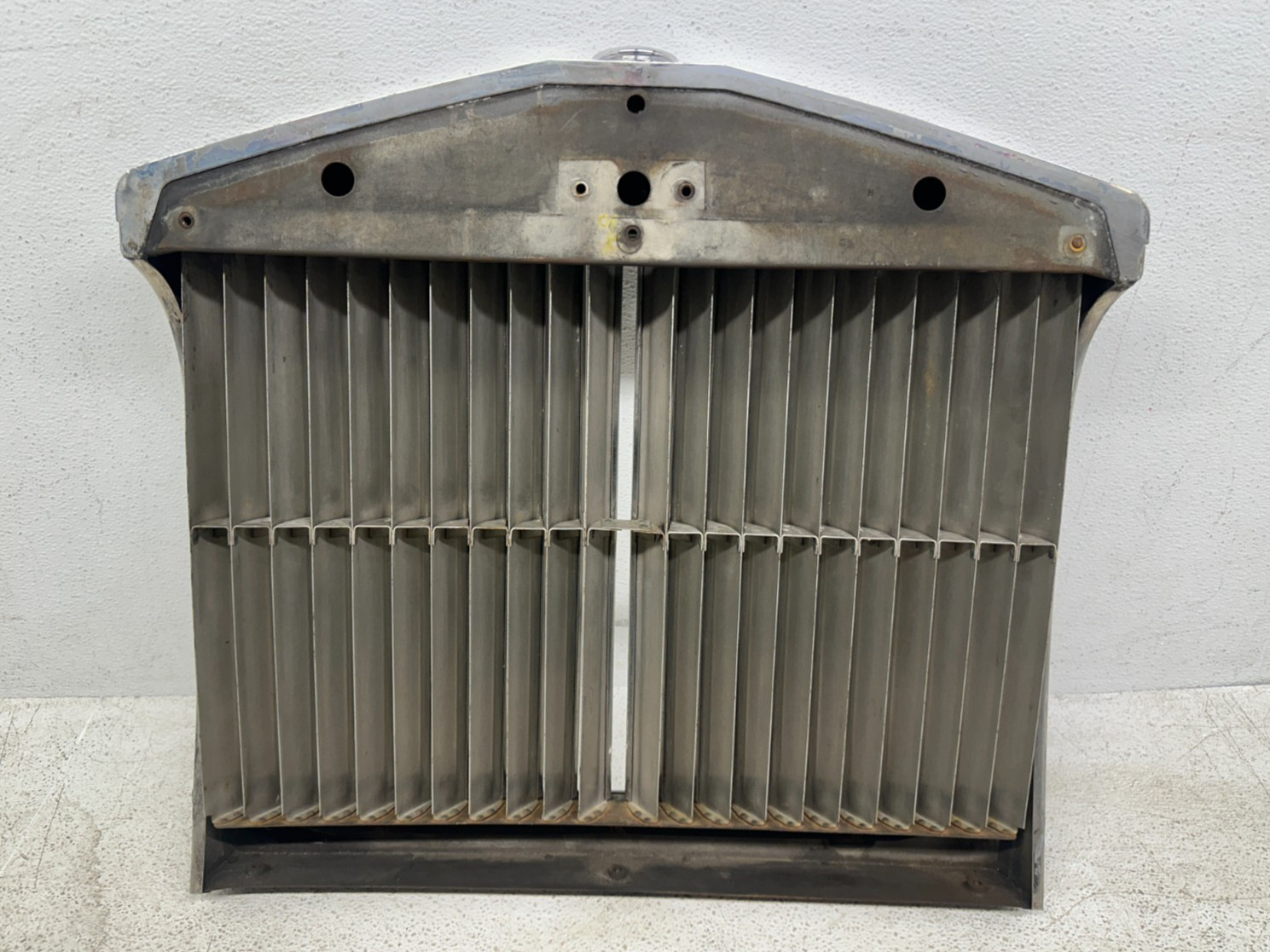 1966-1980 ROLLS-ROYCE SILVER SHADOW FRONT RADIATOR GRILLE GRILL CHROME OEM
