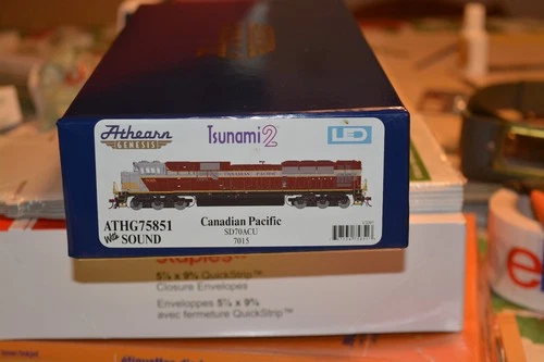 Athearn Genesis CPR 7015 SD70ACU with sound Brand New