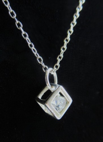 STERLING SILVER DAINTY CAGED CRYSTAL CUBE PENDANT NECKLACE 1.35g (27148) - Picture 6 of 9