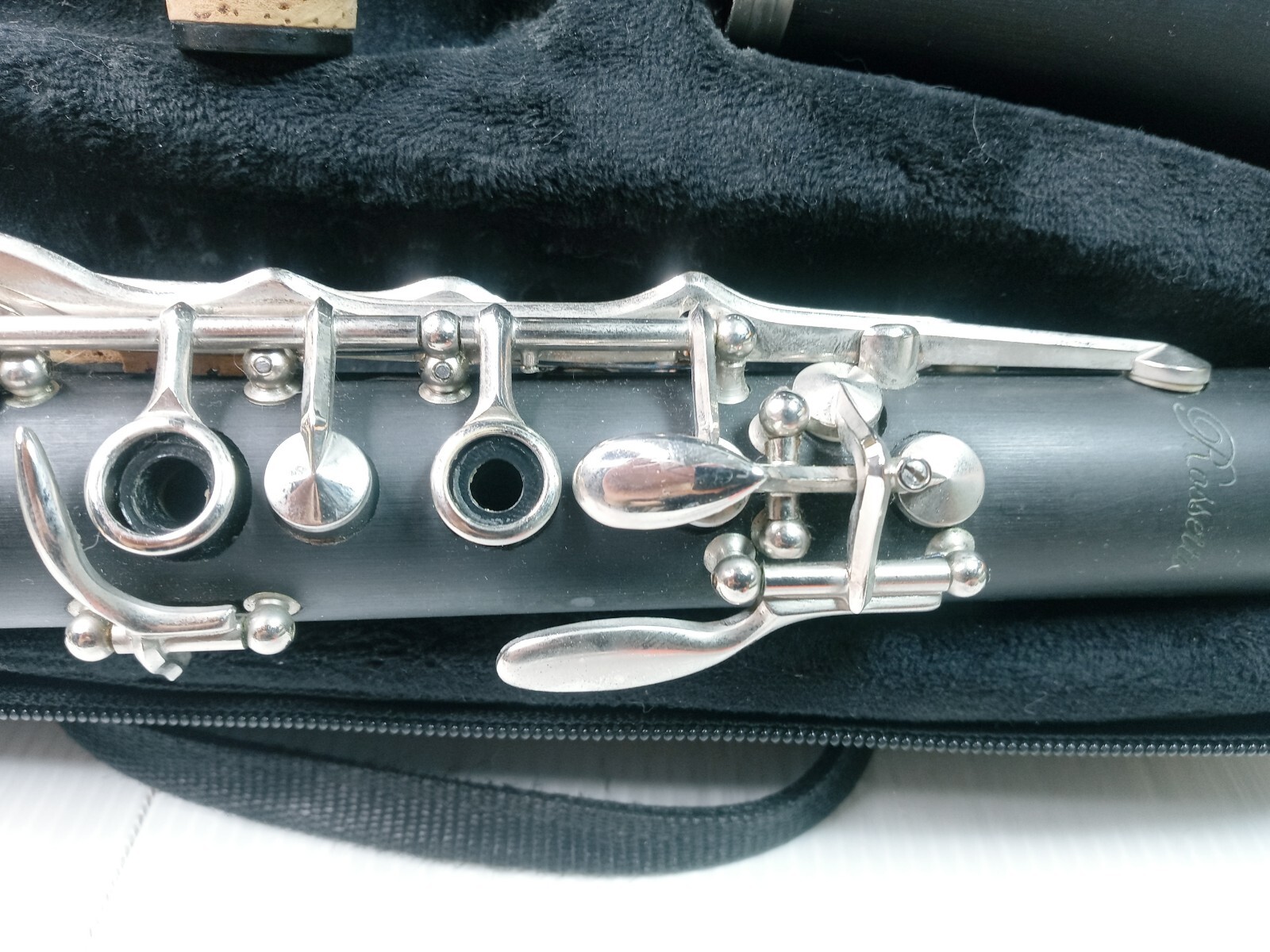 Rossetti Clarinet Wood Grain Black w/ Vandoren 5RV Mouthpiece & Case