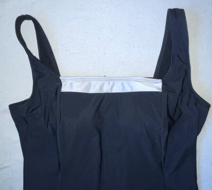 LADIES SIZE 14 BLACK AND WHITE DETAIL SWIM DRESS WITH CUPS BPC SELECTION BONPRIX image 2
