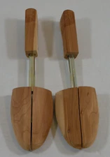 Rochester Shoe Tree Co., Inc. Wooden Cedar Split Toe Shoe Keepers 12 in x 3 in