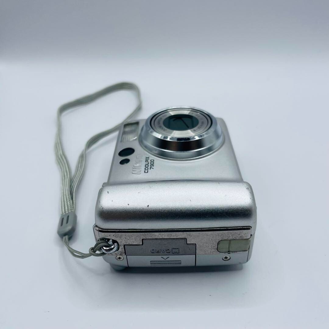Nikon COOLPIX 7900 old compact digital camera From Japan Used Nikon COOLPIX 7900 old compact digital camera From Japan Used