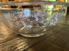 VTG Pyrex 1.5 Liter Bowl #323 Corning NY USA Clear & White Colonial Mist Daisy