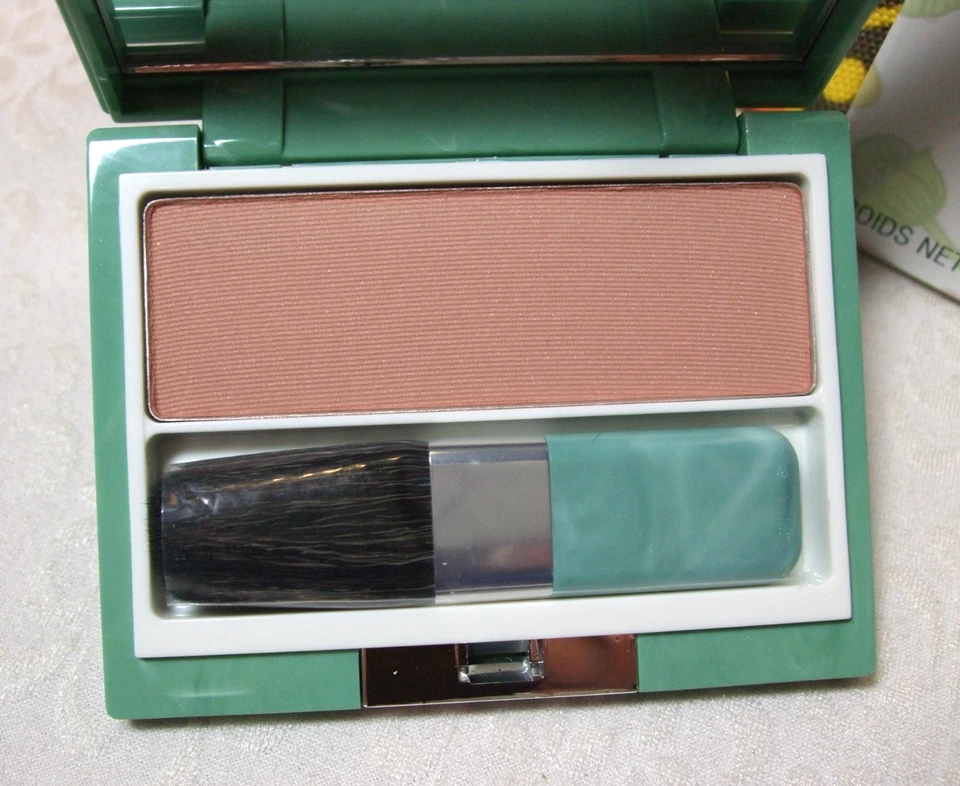 Clinique Soft-Pressed Powder Blusher in Mocha Pink .26 oz Full Size New in Box - Image 2 of 3