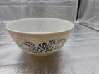 Vintage PYREX #403 Homestead Nesting Mixing Bowl 2½ qt. Tan Speckled Blue Design