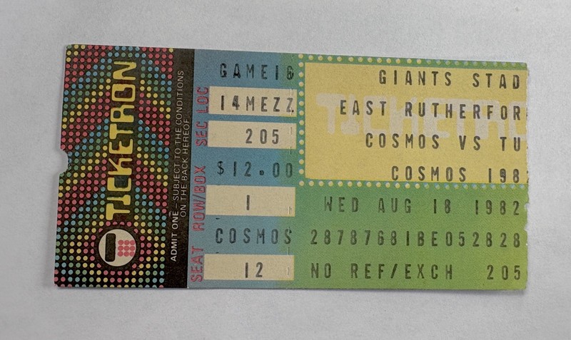 New York Cosmos NASL Ticket Stub 8/18/82 - Giants Stadium Championship Season EX
