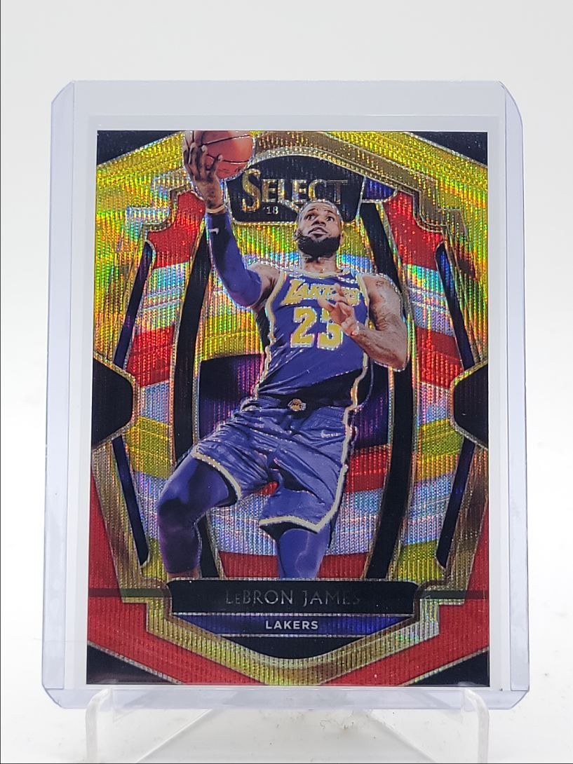LEBRON JAMES 2018-19 SELECT PREMIER LEVEL TRI-COLOR LAKERS Q0398