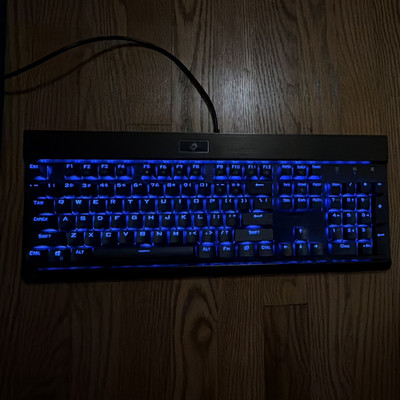 CLICKY EagleTec ET-KG010 Wired Mechanical Keyboard Blue Backlit Black QWERTY