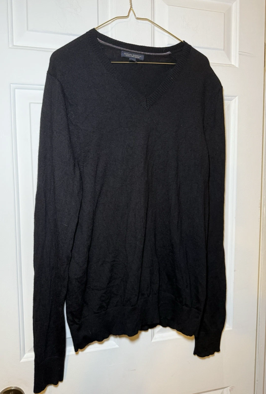 Banana Republic Men's LARGE Sweater Extra Fine Merino Wool Black V Neck