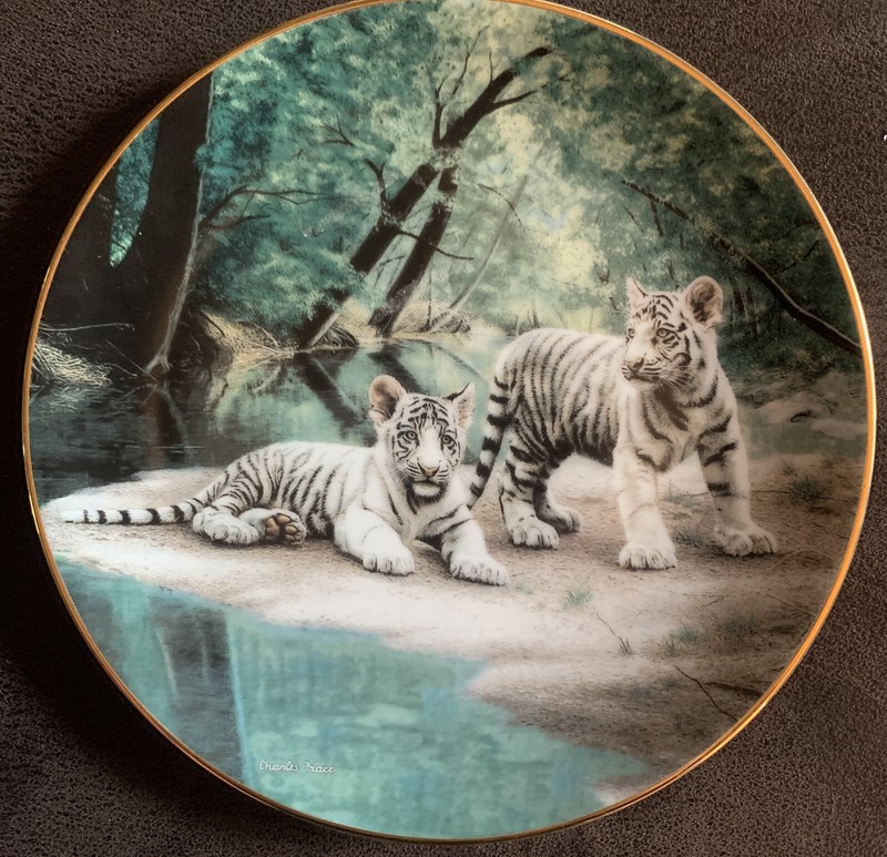 W L GEORGE FINE CHINA COLLECTORS PLATE “PARTNERS” WHITE TIGER CUBS 1991 Signed