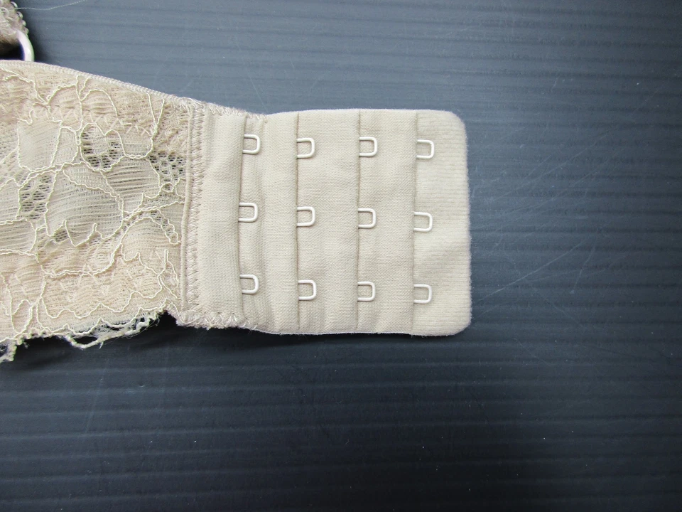 Sujetador de lactancia maternidad talla 40D beige acolchado con aros cierre trasero 1D Foto 3 de 4