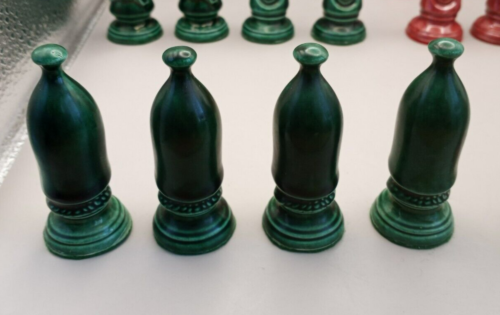 Vintage Duncan Ceramic Glossy Red & Green Chess Set COMPLETE Felted Bottoms - Picture 7 of 17