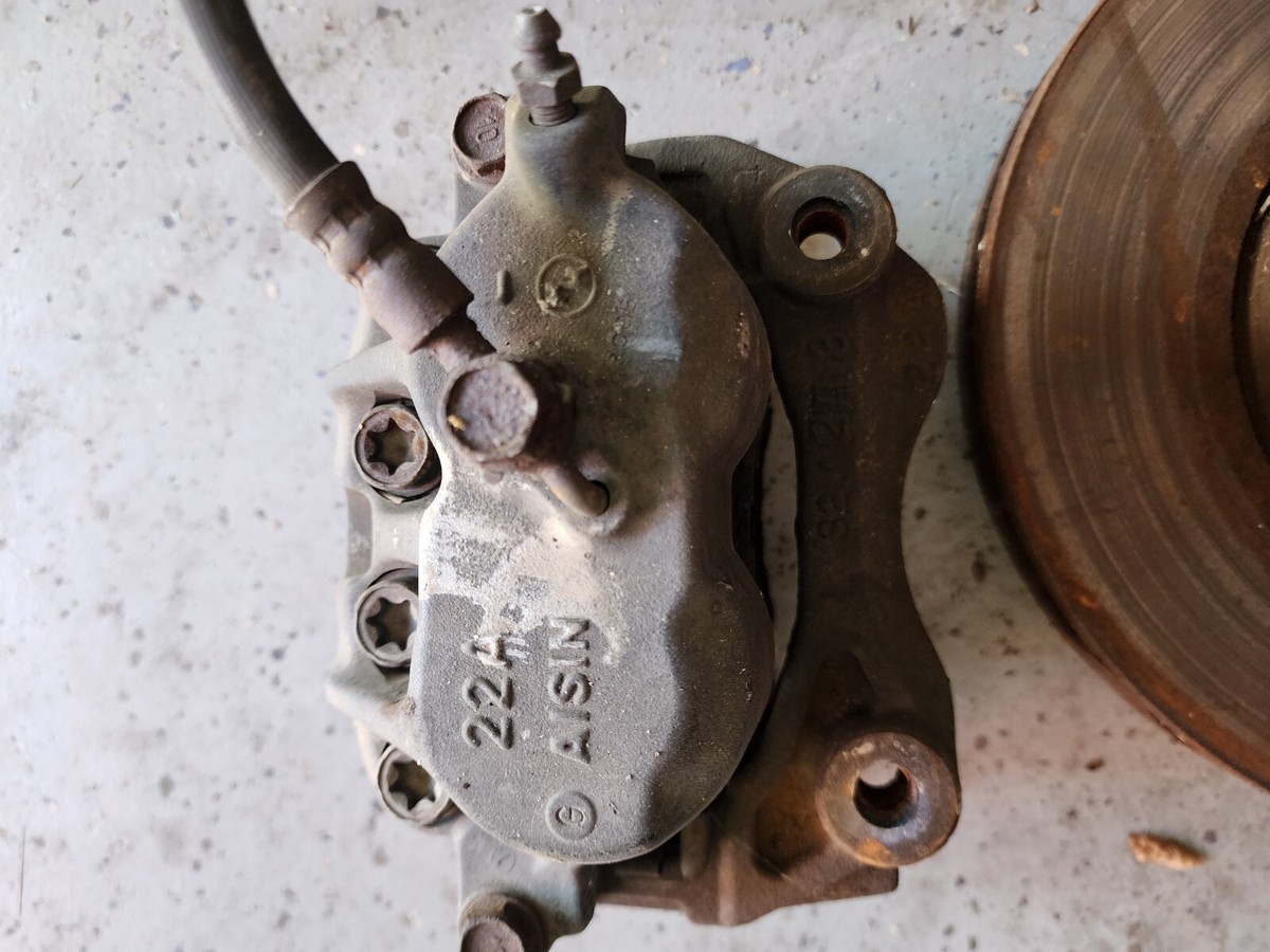 Toyota Chaser JZX90 Left And Right Front Brake Caliper And